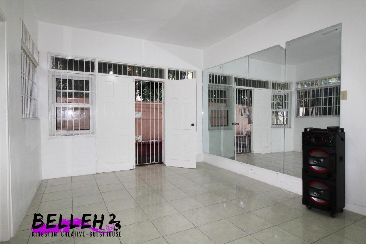 Belleh23 Kingston Creative Guesthouse Bagian luar foto