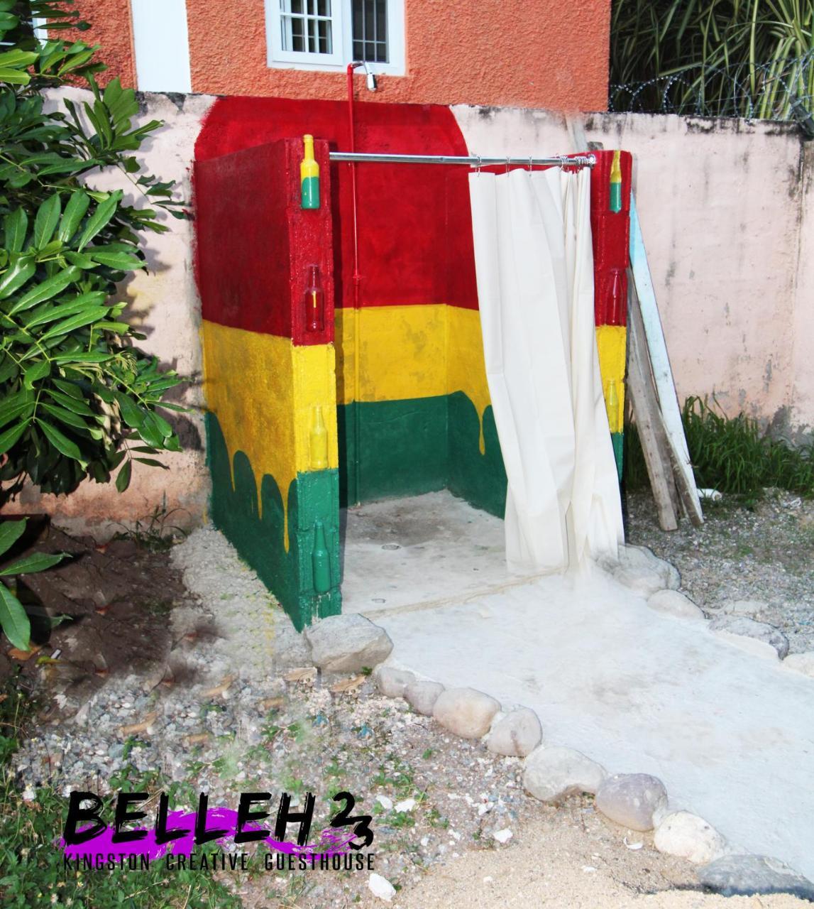 Belleh23 Kingston Creative Guesthouse Bagian luar foto