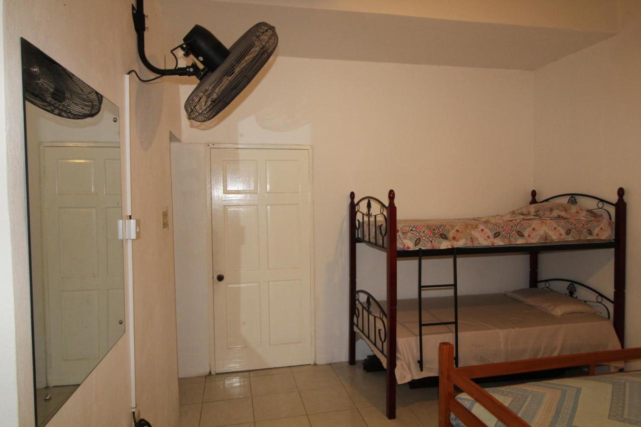 Belleh23 Kingston Creative Guesthouse Bagian luar foto