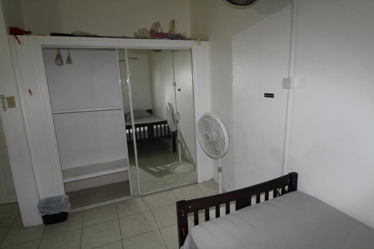 Belleh23 Kingston Creative Guesthouse Bagian luar foto