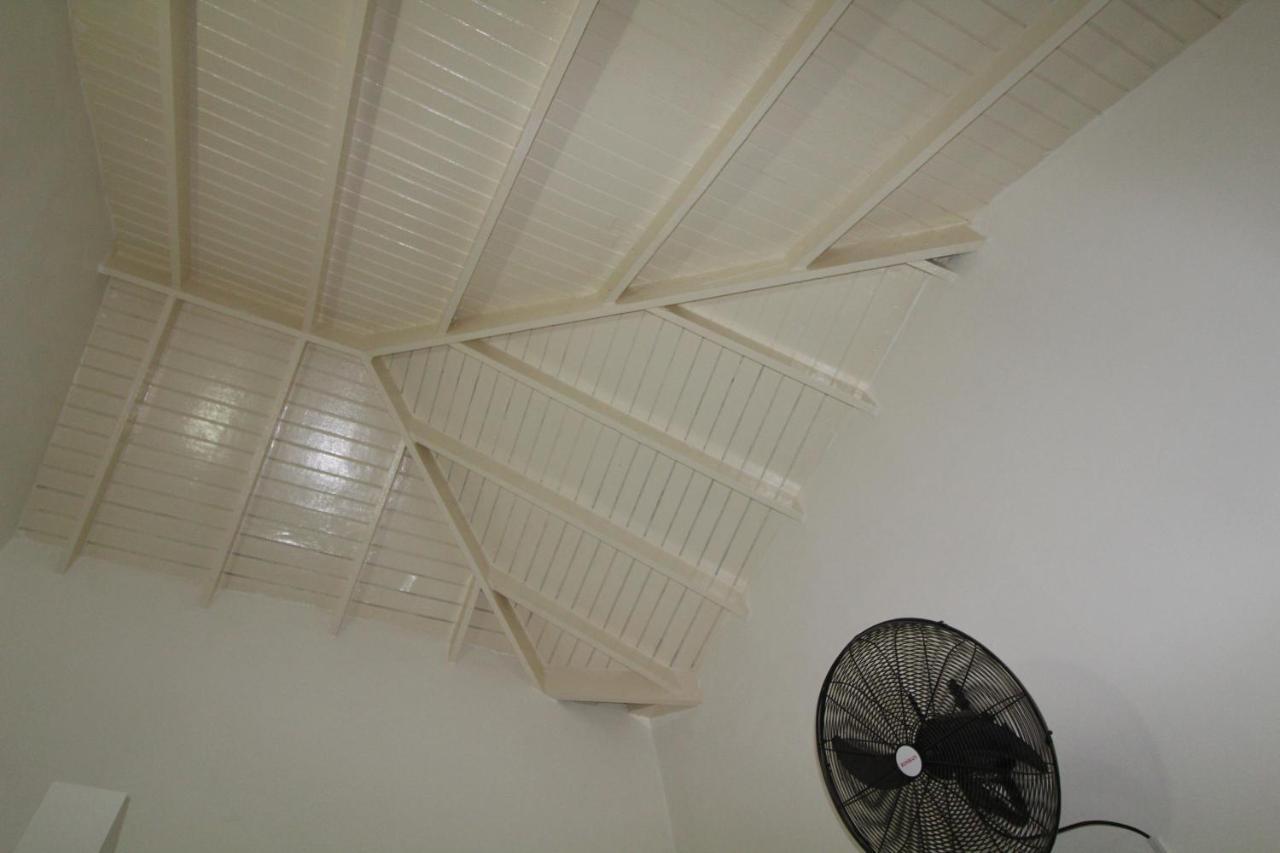 Belleh23 Kingston Creative Guesthouse Bagian luar foto